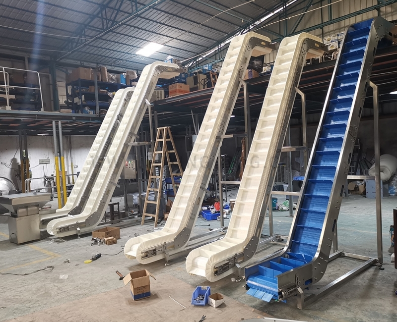 Chain plate large inclined conveyor